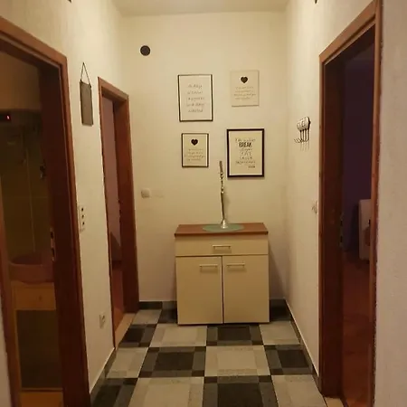 Nula Apartment